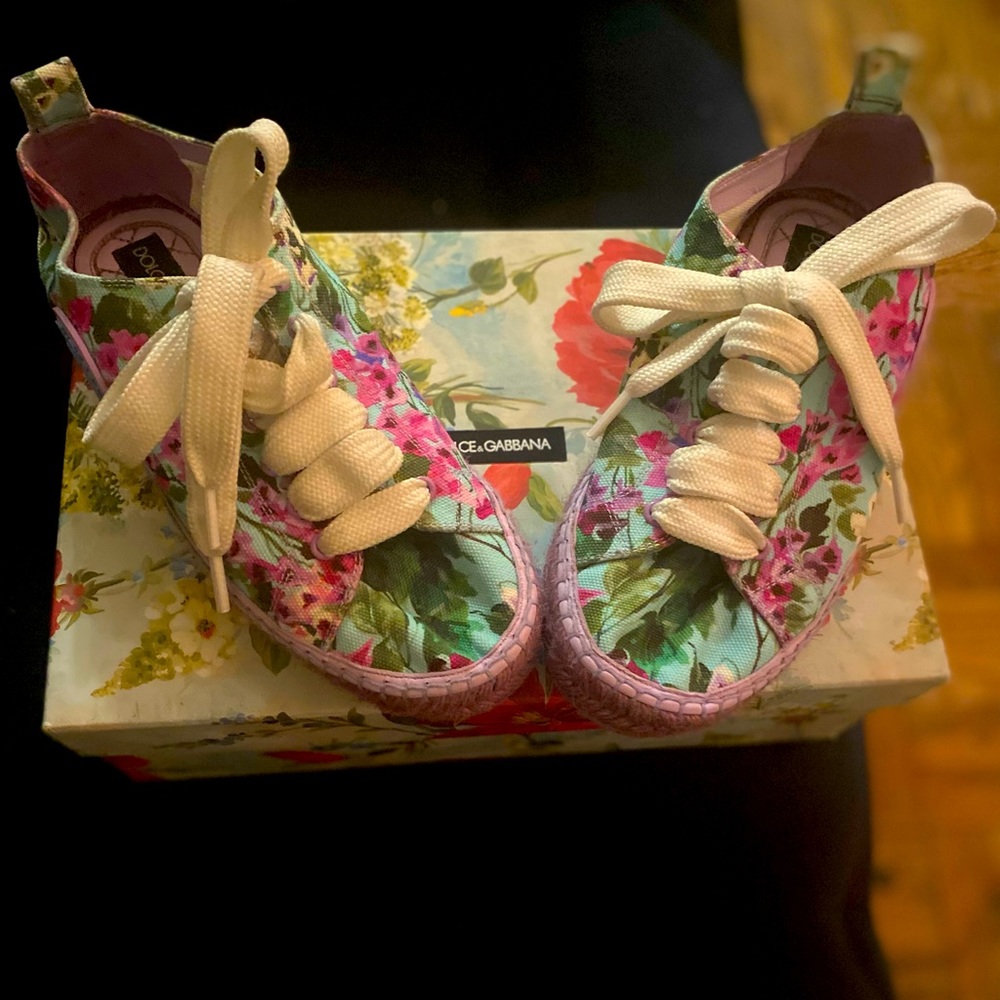 Good Condition I only used it twice good quality very comfortable Good